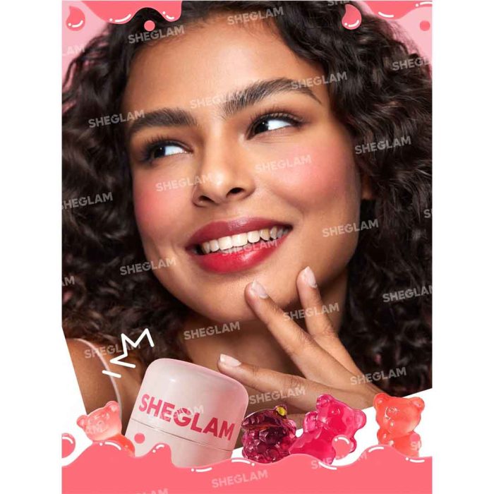 Model cheeks after Howdy gel blush fresh moist vibrant look with warm natural pink color suitable for all skin types creating a refreshing feel Sheglam
