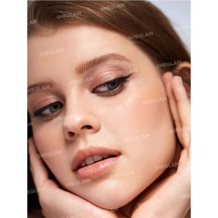 خط چشمی مشکی، مات و ماندگار که بدون پخش شدن یا محو شدن در طول روز باقی می‌ماند – شیگلم