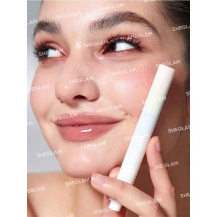 رنگ صورتی ملایم با افکت درخشان، جلوه‌ای تازه و پرنشاط روی لب‌ها ایجاد می‌کند، بدون ماسیدگی یا خشکی.