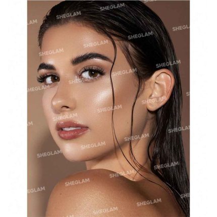 نور شبنم‌مانند با جلوه طبیعی و براق روی گونه‌ مدل بدون ایجاد برق اضافی–شیگلم